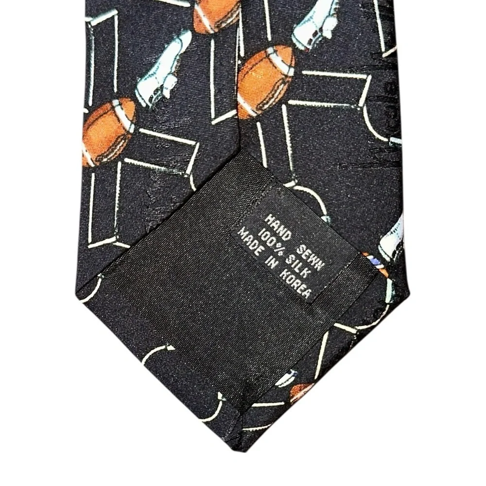 Vtg Nicole Miller Mens Slim Tie 1995 Silk Football Black HandSewn 54x2.75” Korea